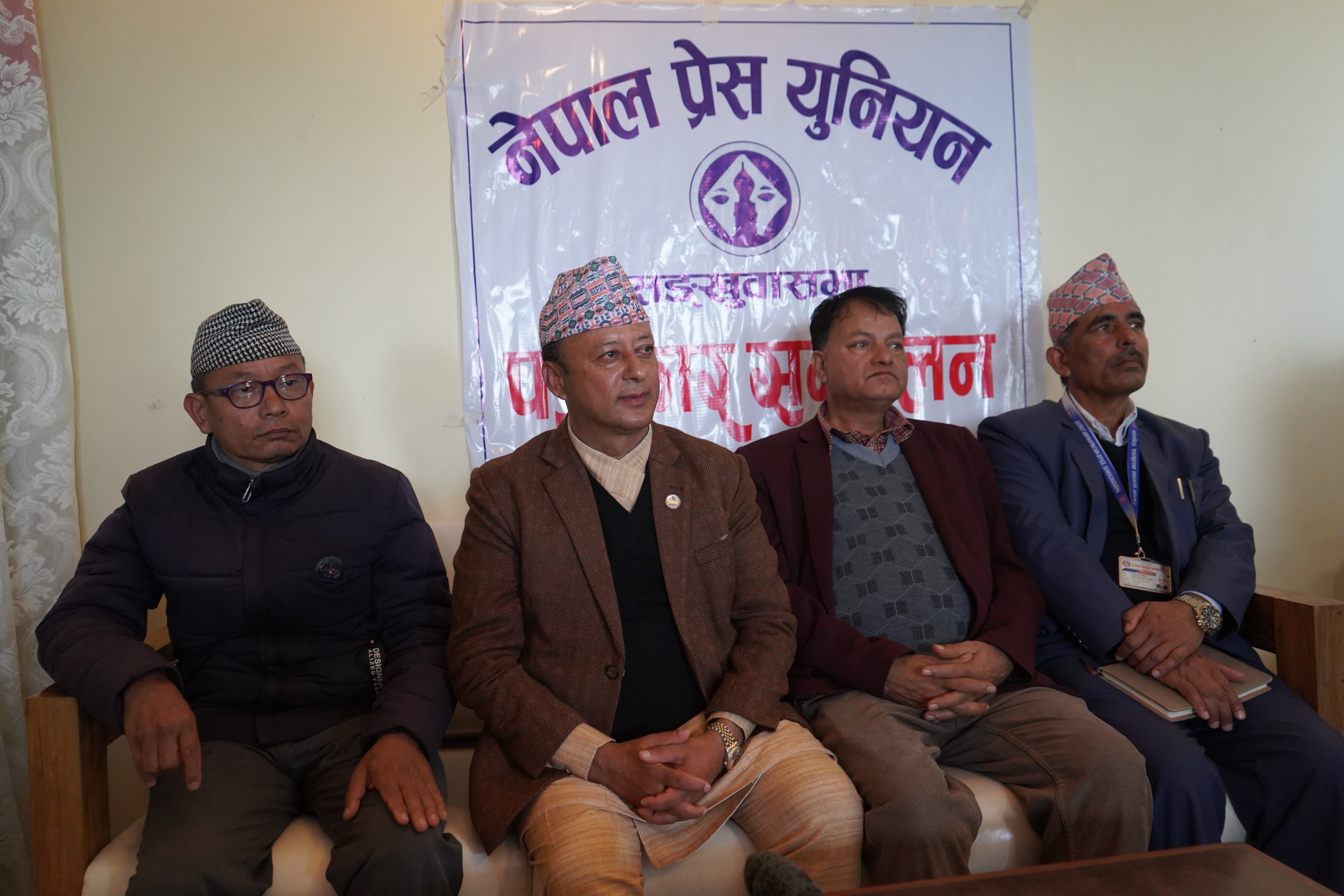 वर्तमान सरकारको विकल्प निर्वाचन मात्रै हो : उर्जामन्त्रि खड्का